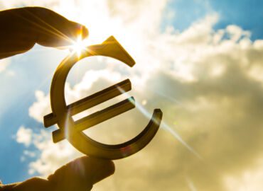 Jak żyć z euro? Doświadczenia krajów Europy Środkowo-Wschodniej.