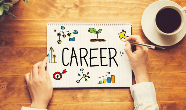 Jak zbudować karierę już podczas studiów? Praktyczny przewodnik po praktykach, stażach i stypendiach