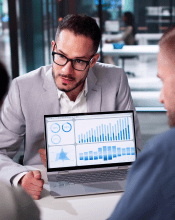 Ile zarabia analityk biznesowy w Polsce i czy studia są potrzebne?