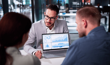 Ile zarabia analityk biznesowy w Polsce i czy studia są potrzebne?